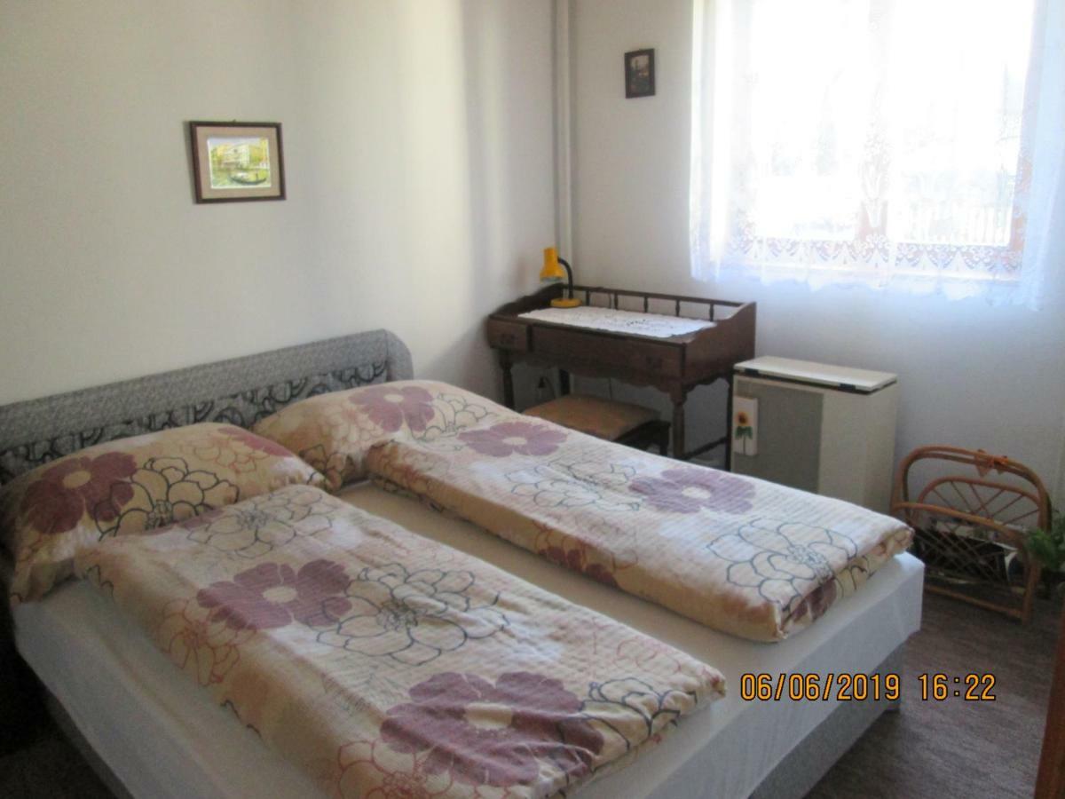 Fenyves Vendégház Balatonfenyves Extérieur photo