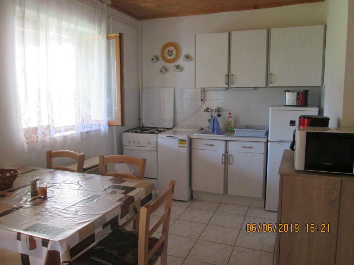 Fenyves Vendégház Balatonfenyves Extérieur photo