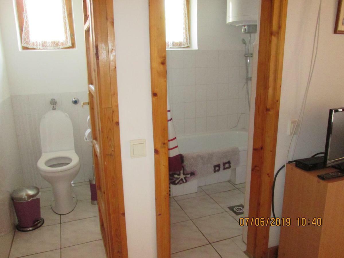 Fenyves Vendégház Balatonfenyves Extérieur photo